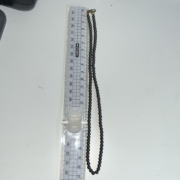 Black pearl necklace - Picture 2 of 3